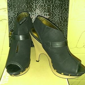 Beautiful Babies Platform Bootie heel 8m