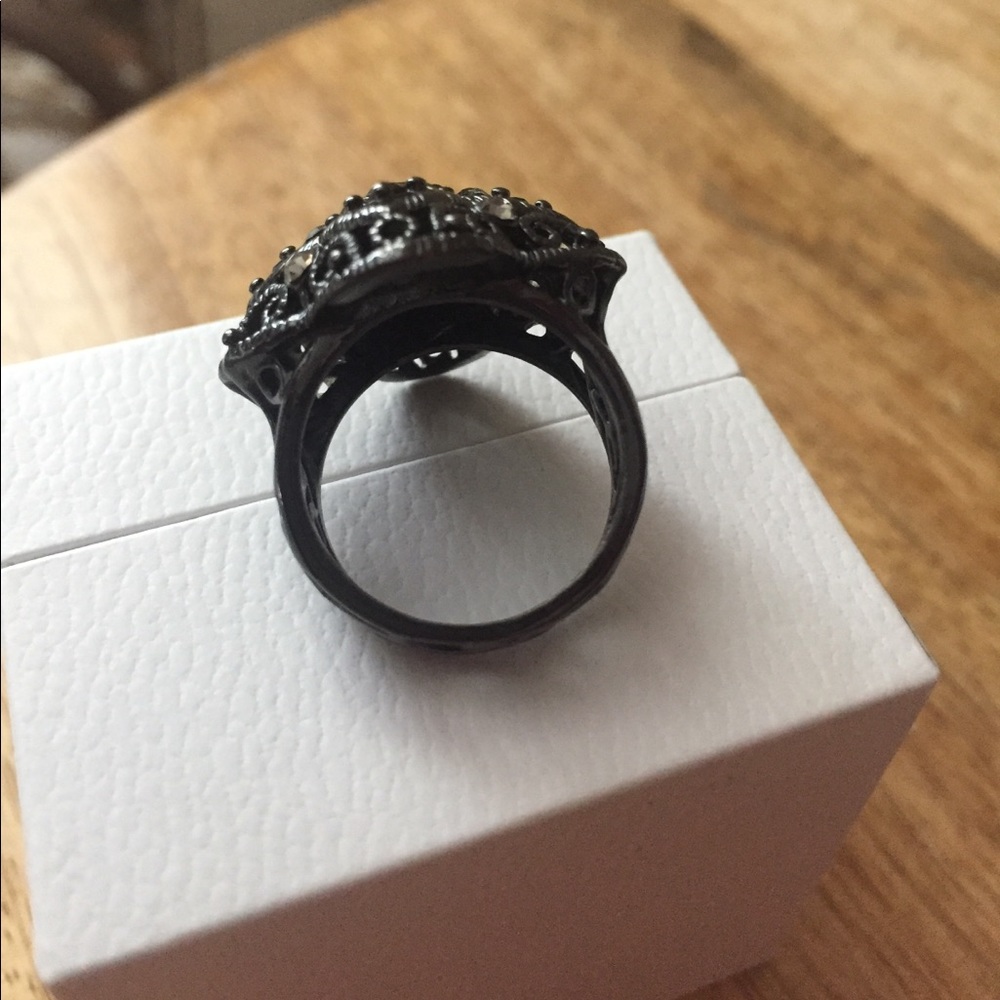 Premier ring - Picture 4 of 6