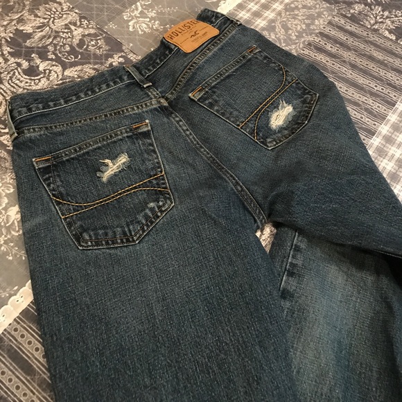 Hollister 30x30 - Picture 2 of 3