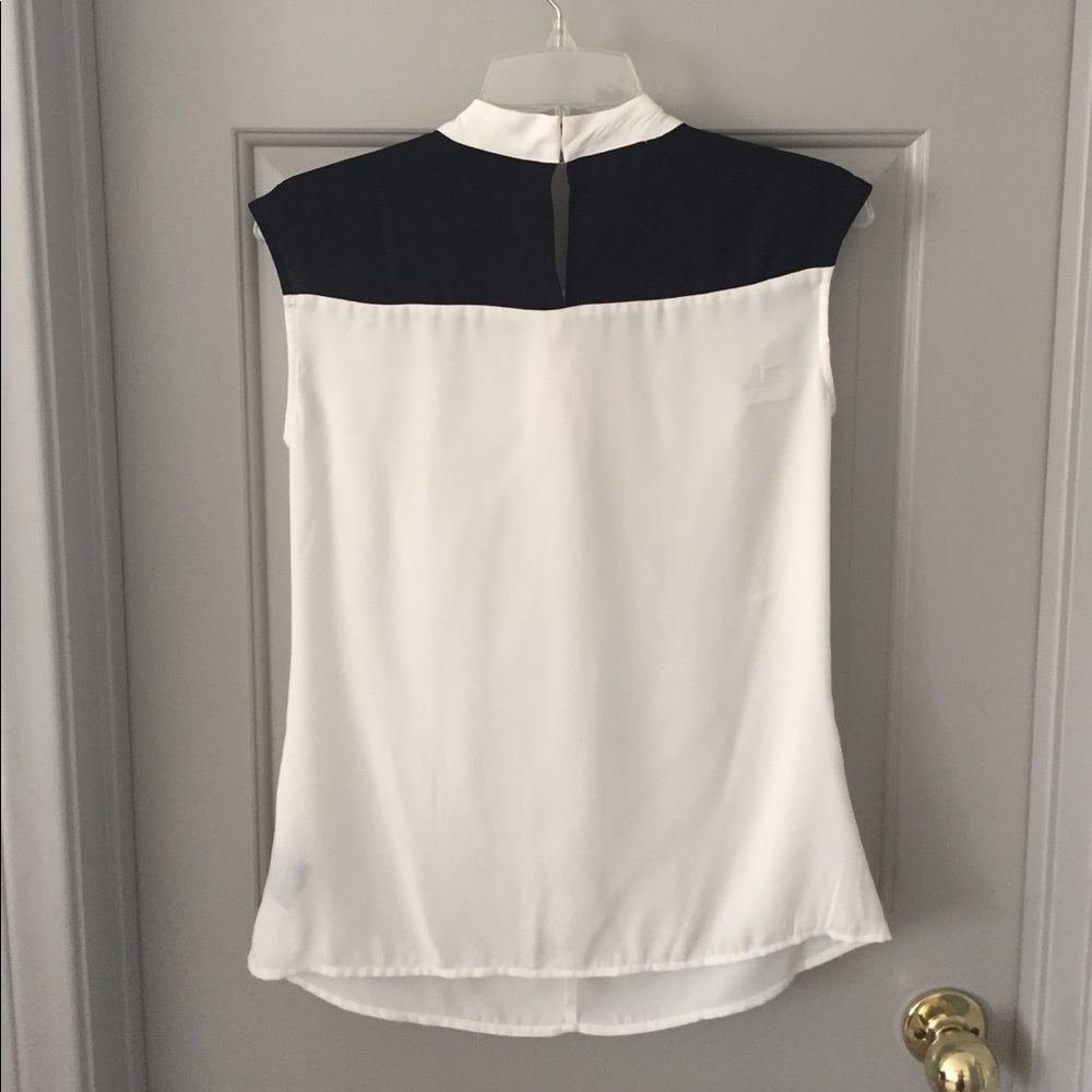 Worthington black and white blouse size Small - Picture 4 of 4
