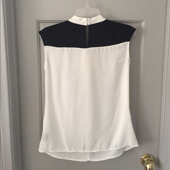 Worthington black and white blouse size Small - Picture 4 of 4