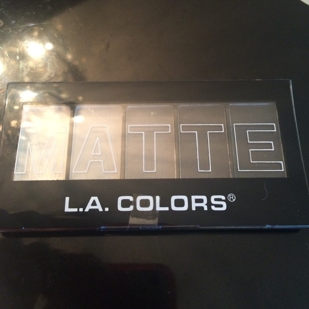 L.A COLORS Black Lace 5 matte eyeshadow NEW SEALED