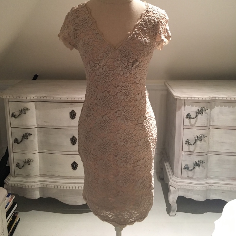 Elegant Lace Midi Dress