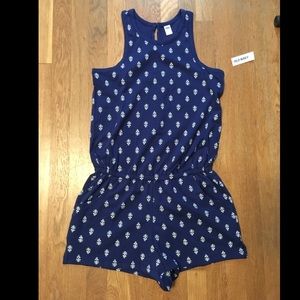 SALE! NWT Romper with white flowers. Small TALL!