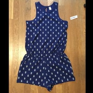 SALE! NWT Med Romper with white flowers. CUTE!