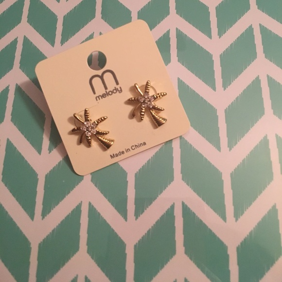 Jewelry - 💢 last one💢 gold colored palm tree earrings