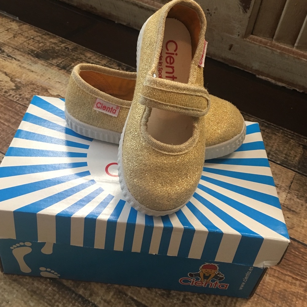 Gold Cienta size 23