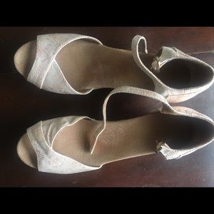 Toms sandal wedges size 6