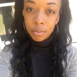 Meet your Posher, Tia