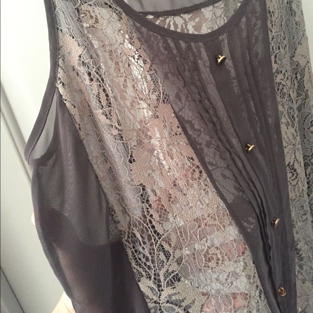 Lush lace tank - Picture 2 of 4