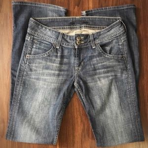 Like New!👖 Hudson low rise bootcut jeans!