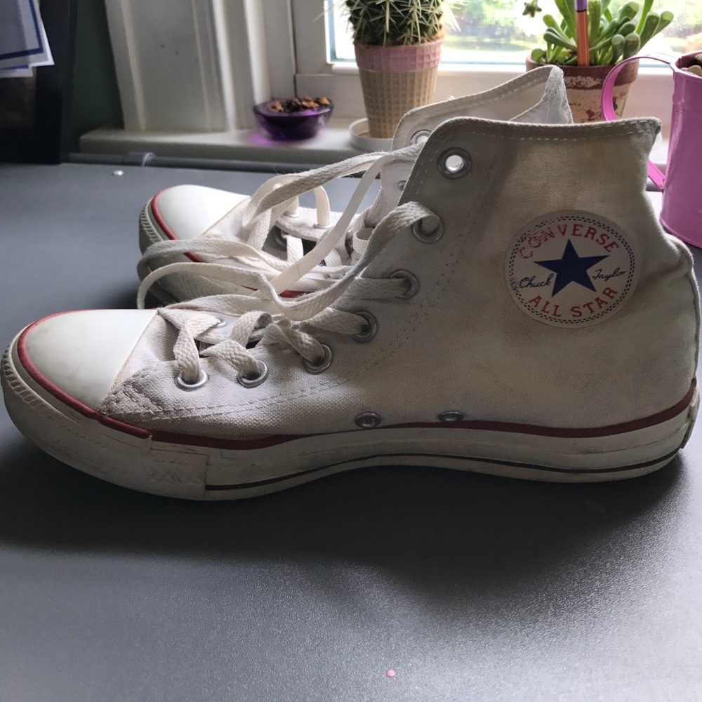 White Chuck Taylor All Star Converse