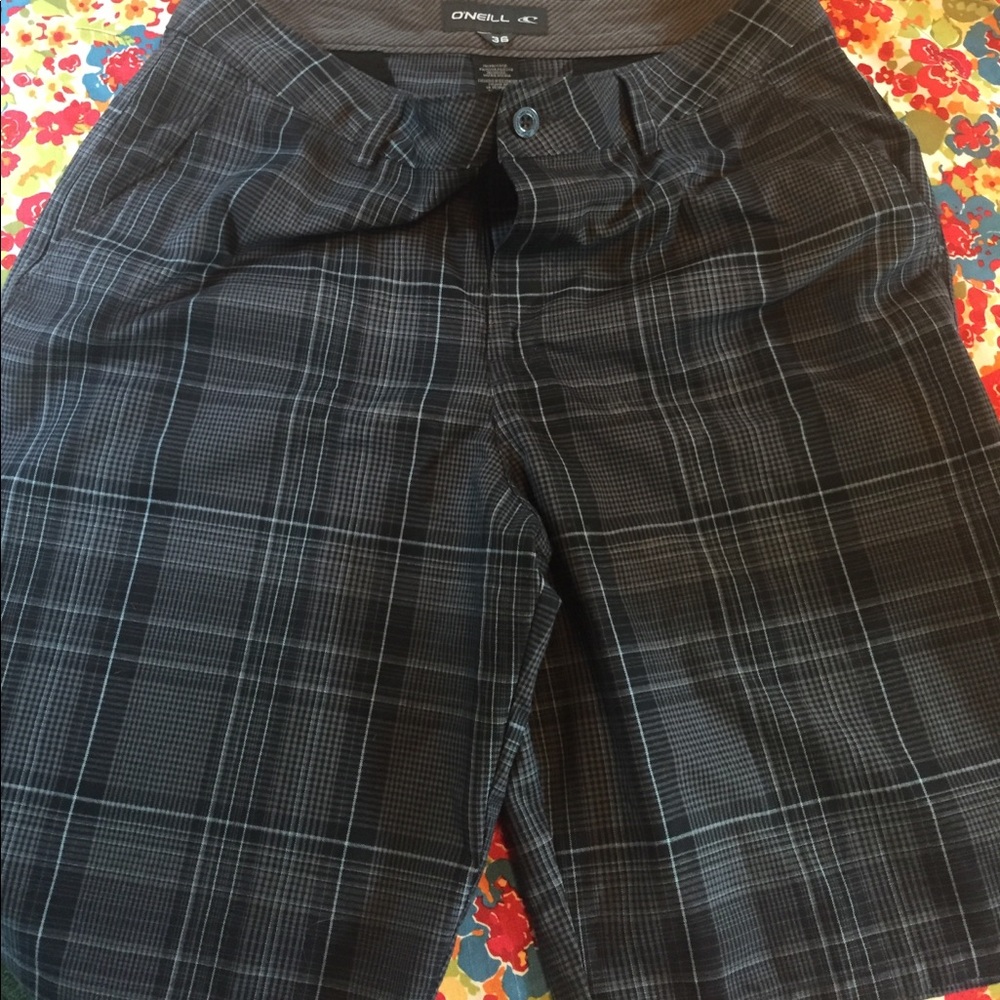 O'Neill navy plaid men's shorts - never been worn