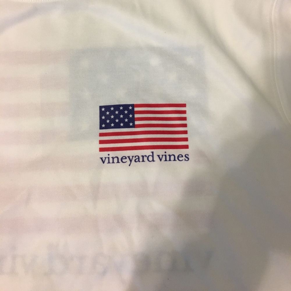 Vineyard vineyard performance American flag shirt