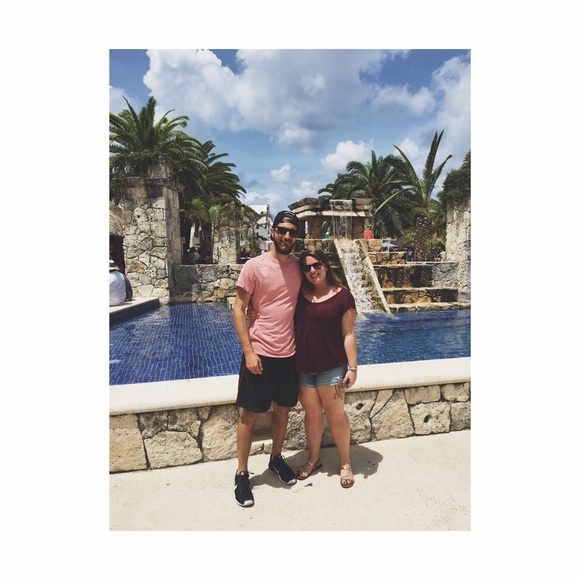 Meet your posher, Brianna - Picture 3 of 3