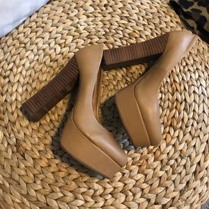 Steve Madden Retro Heel