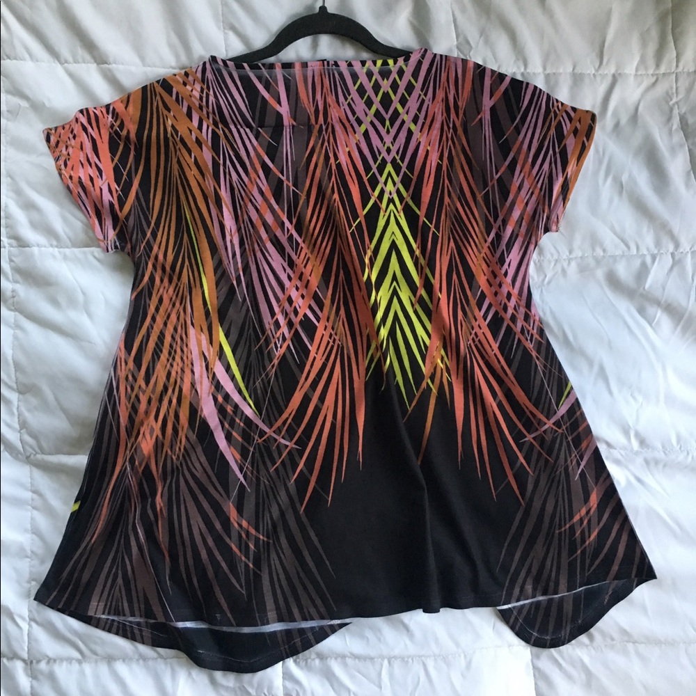 ✨2/$14 Rock & Republic short sleeve top - Picture 2 of 6
