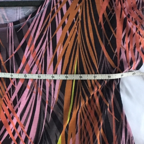 ✨2/$14 Rock & Republic short sleeve top - Picture 4 of 6