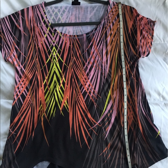 ✨2/$14 Rock & Republic short sleeve top - Picture 5 of 6