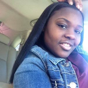 Meet your Posher, Lakeisha