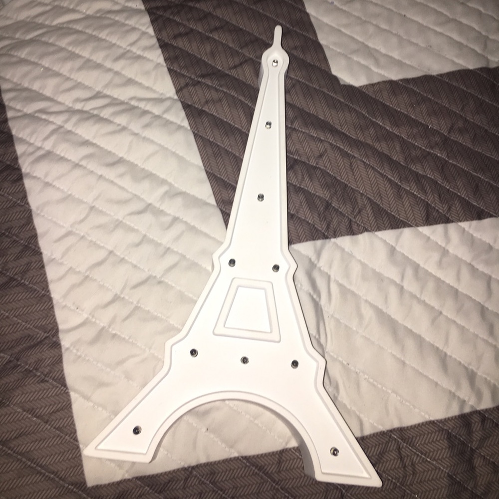 Eiffel Tower decor