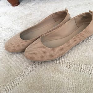 Nude flats