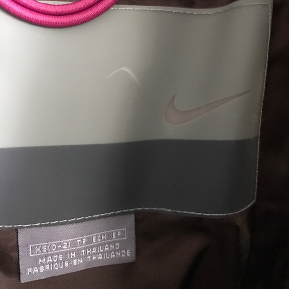 Nike Magenta Vest With Faux Fur Collar Trim - Picture 3 of 8