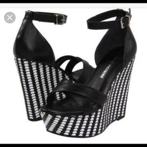 Pour LaVictoire Bonita Woven Leather Wedge Sandals