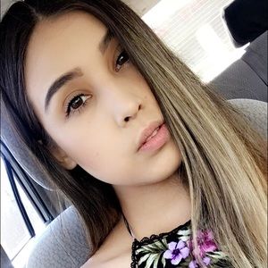 Meet your Posher, Alejandra