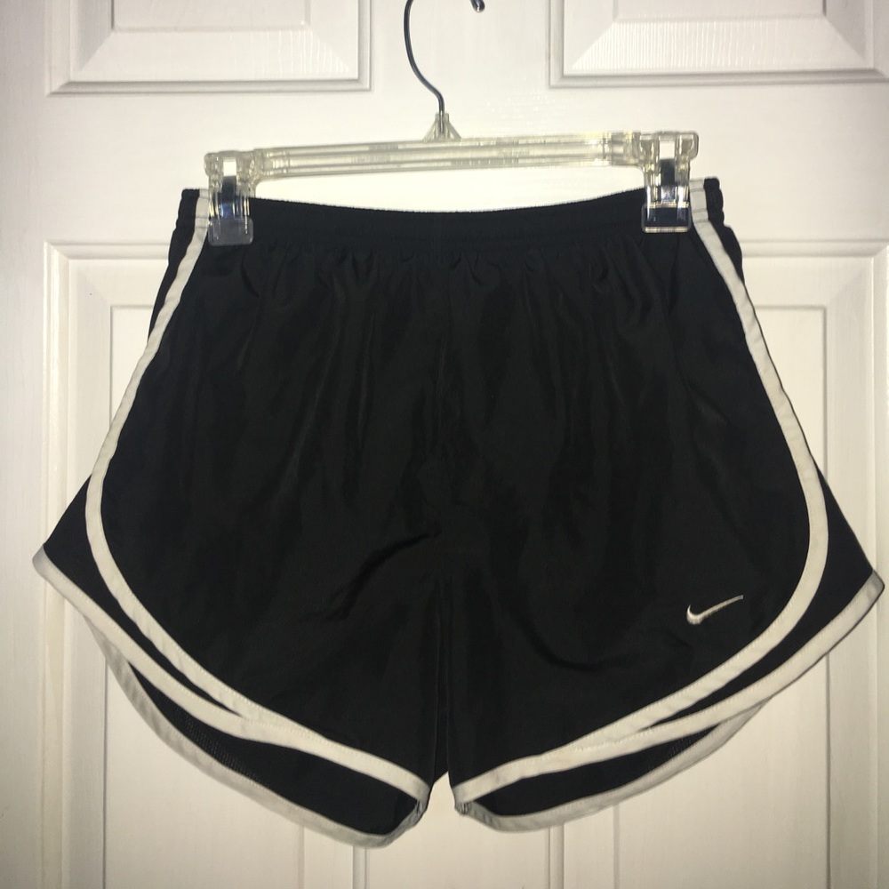 NIKE SHORTS size M US