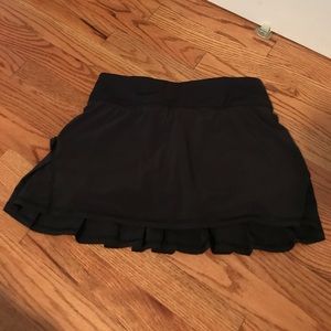 Size 4 Lulu Lemon black skirt