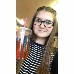 Meet your Posher, Chloe