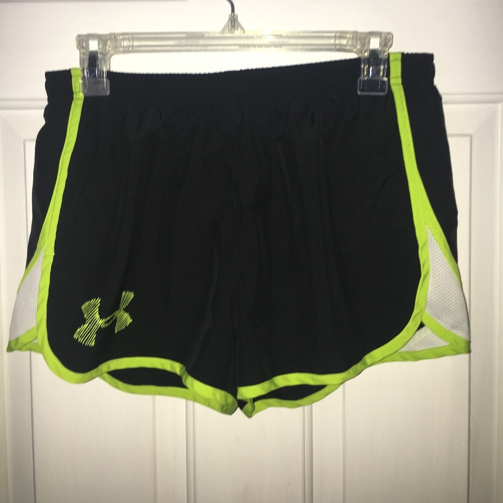 UNDER ARMOUR RUNNING SHORTS size M