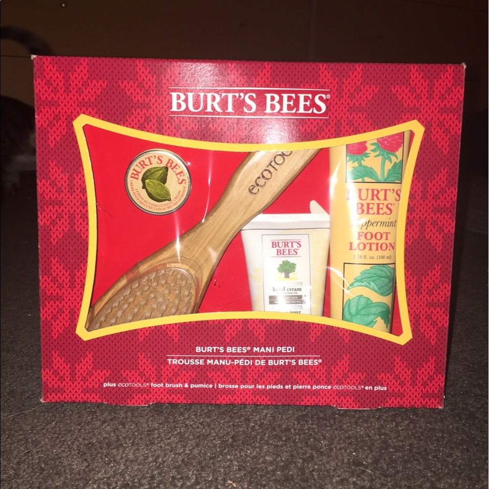 Burts Bees mani pedi kit