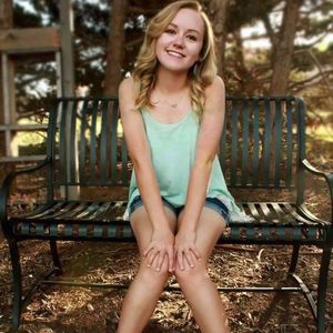 Meet your Posher, Layce