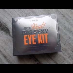 Benefit Eyeshadow Set