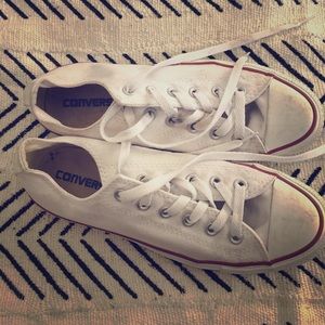 Chuck Taylor low top sneaker