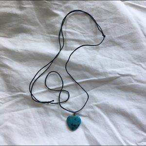 Heart-shaped HEALING CRYSTAL necklace