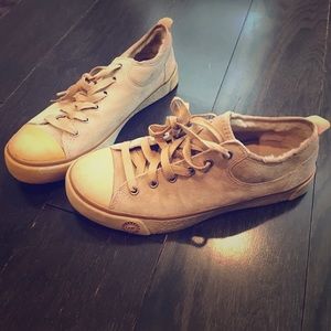 UGG Sneakers