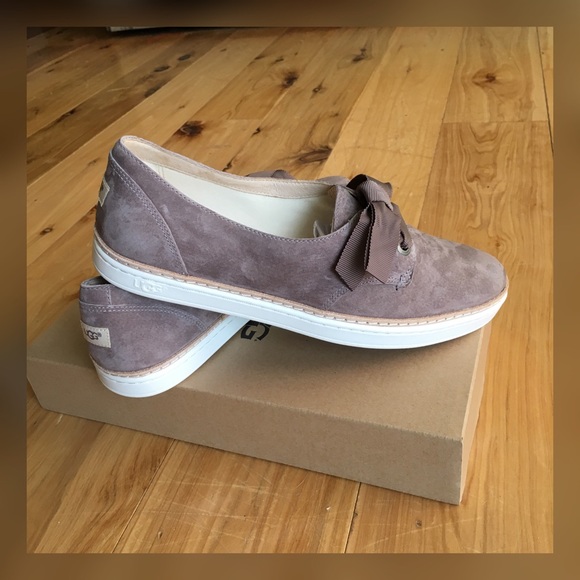 UGG Shoes - 💕HP💕UGG Slip Ons Size 7.5.