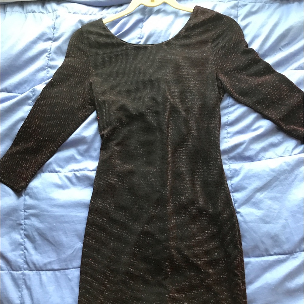 Black and red shimmering dress!
