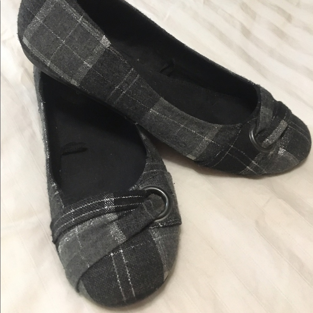 maurices Size 10 Black/Grey/Silver Plaid Flats
