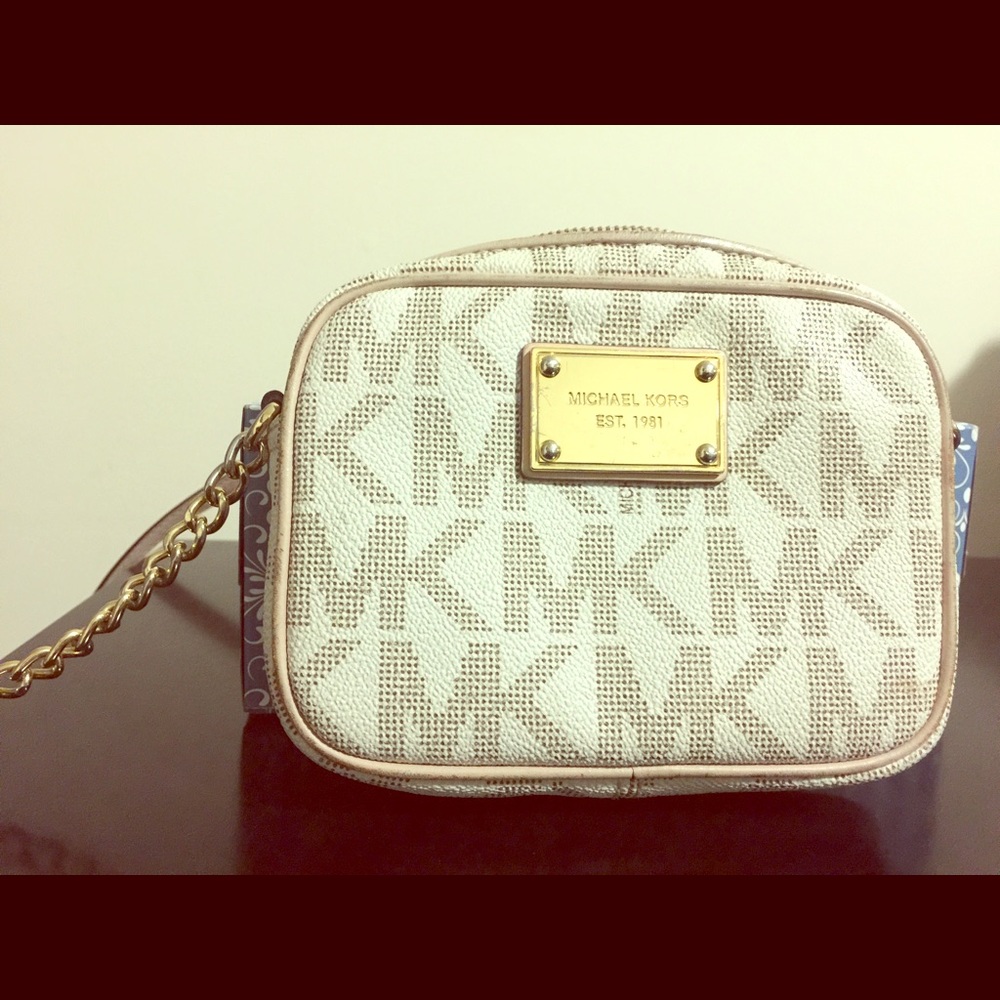 Michael kors crossbody