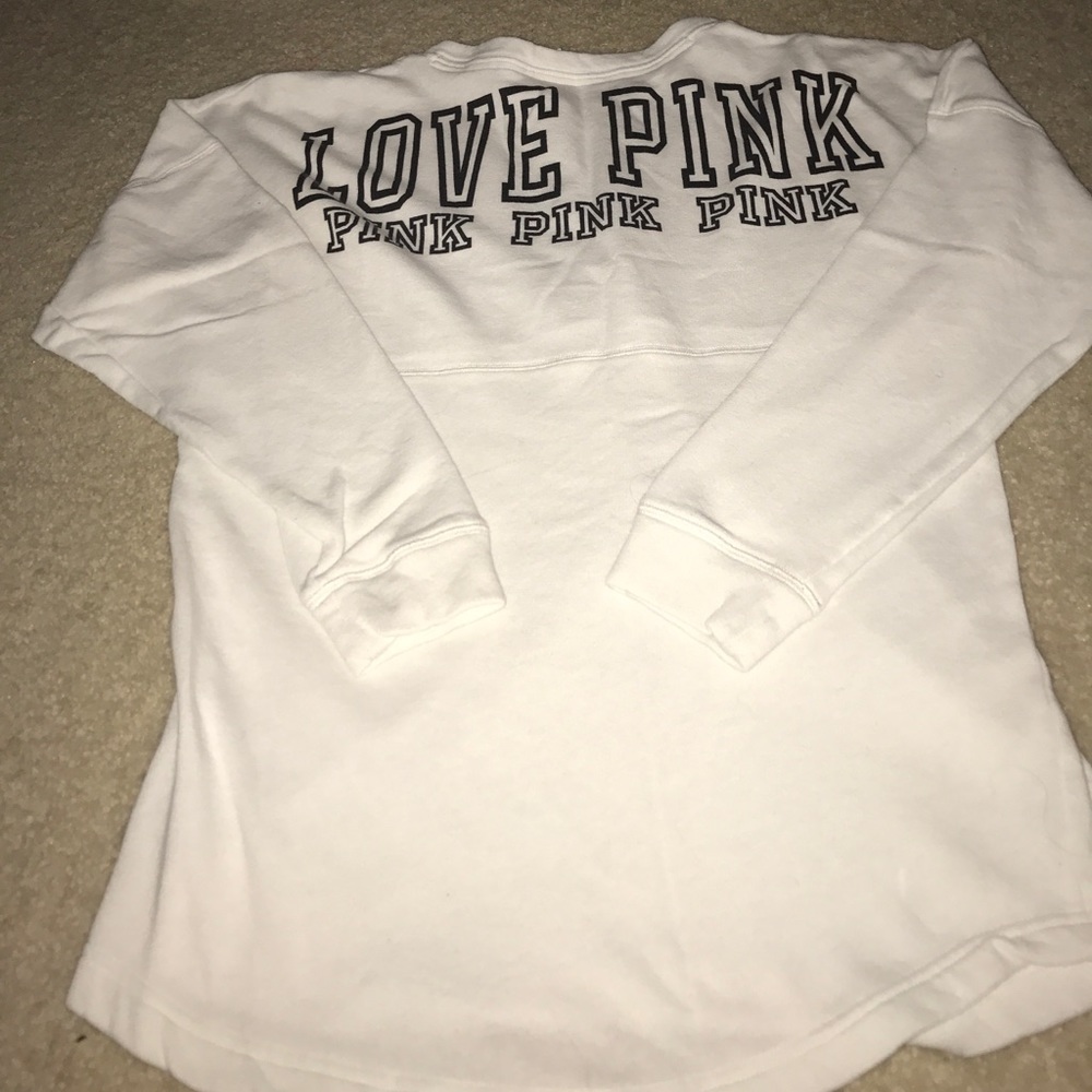 White VS long sleeve shirt
