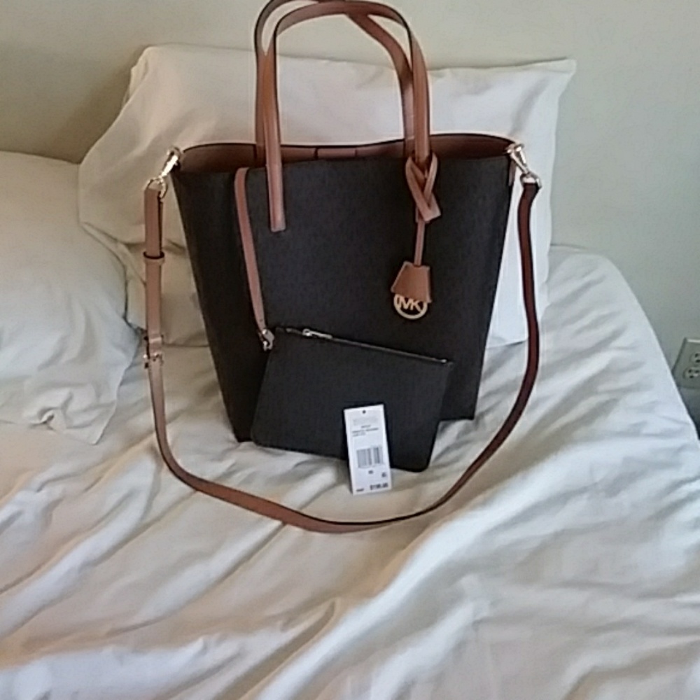 🚫SOLD🚫Michael kors Hayley Tote