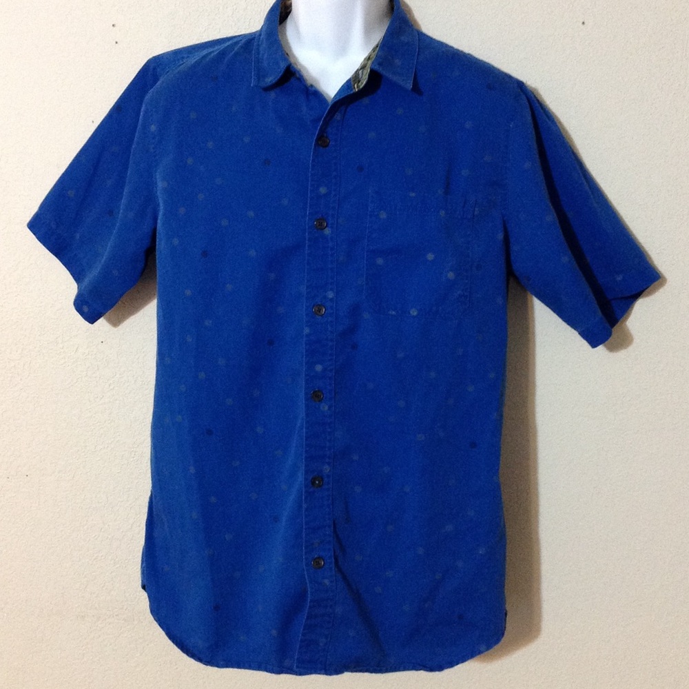 Modern Amusement short sleeve polka dot button up