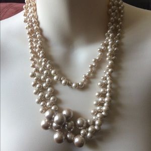 Layered pearl necklace
