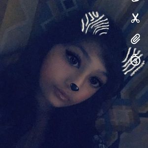 Meet your Posher, Adrena