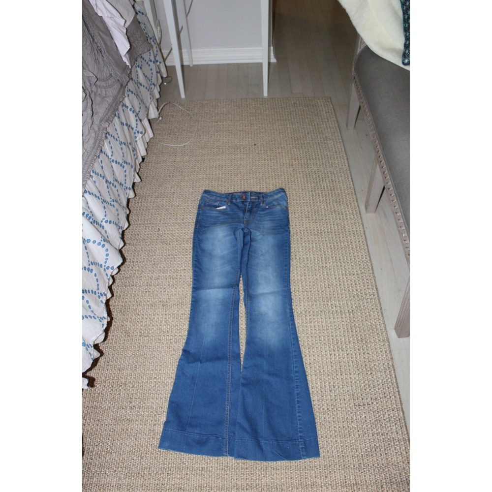 Stretchy flair jeans