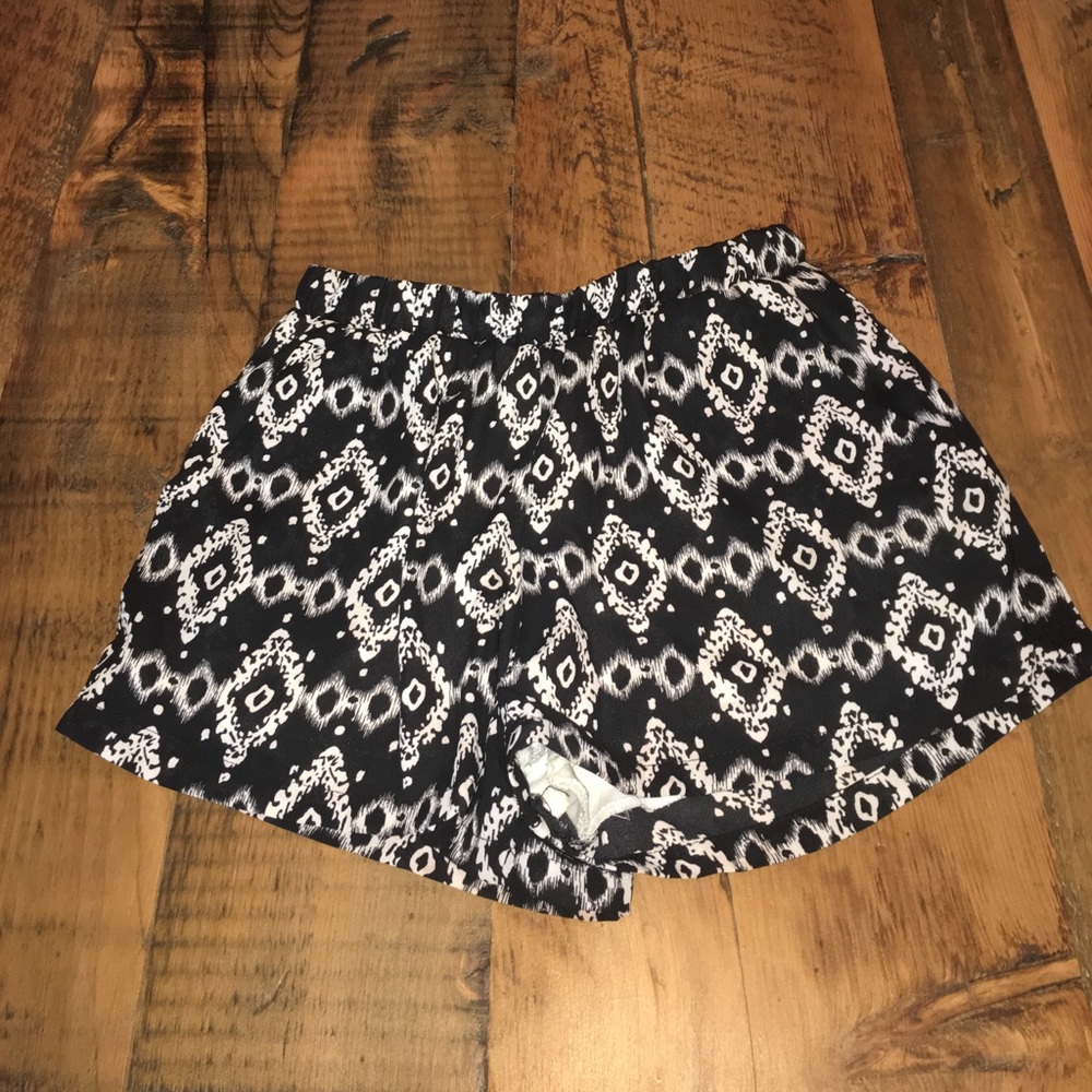 Patterned shorts